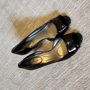 Women's Bandolino Nurri Black Patent Heels Size 10